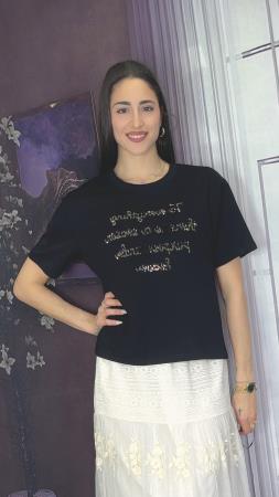 <div class="text-center"><a class="btn btn-primary" href="/GalleryImages/26411534-0d29-4f3b-a543-dd35f0af1e65.jpeg" target="_blank" style="margin:"  >Download Image</a></div>