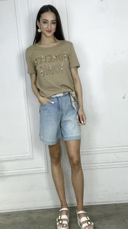 <div class="text-center"><a class="btn btn-primary" href="/GalleryImages/e7724898-0eec-4756-b703-0b9c543be9fb.jpeg" target="_blank" style="margin:"  >Download Image</a></div>