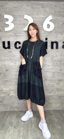 <div class="text-center"><a class="btn btn-primary" href="/GalleryImages/f90c26f0-6497-4e9a-ad2b-6c64b2fbc7bb.jpeg" target="_blank" style="margin:"  >Download Image</a></div>